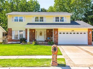 1378 Green Birch Dr, Fenton, MO