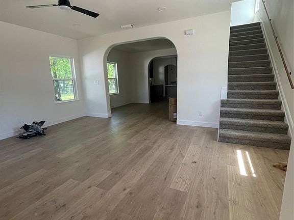 2nd image of 608 Ritchey St