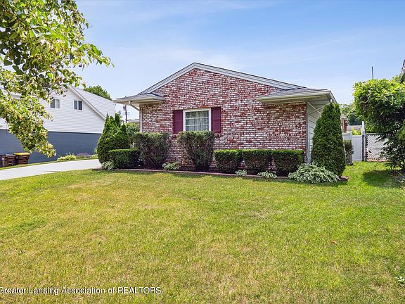 2nd image of 3503 Oakcliff Ln