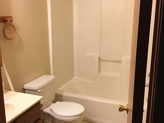 2nd image of 509B Tuttle Ave