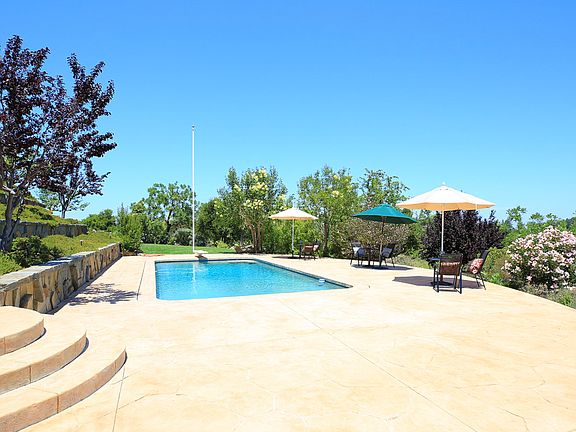 4th image of 26550 Anacapa Dr