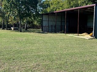 217 Cedar Dr, Grand Prairie, TX 75052