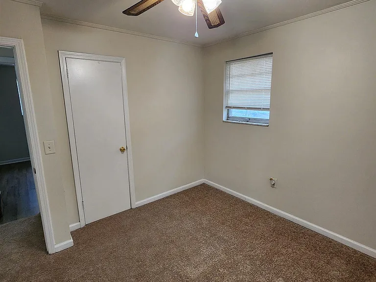 117 Hazel Dr — Photo 9