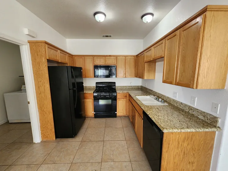 8536 Aspen Ave #B — Photo 2