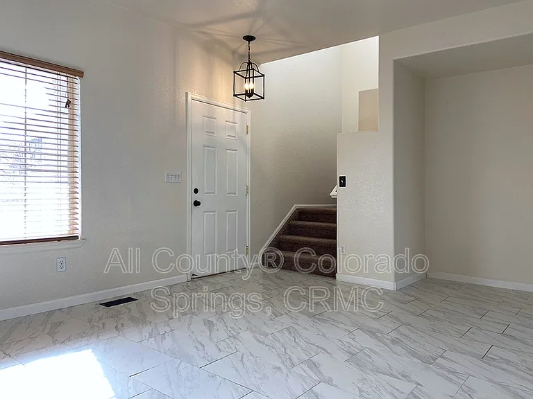 8355 Cedar Chase Dr — Photo 2