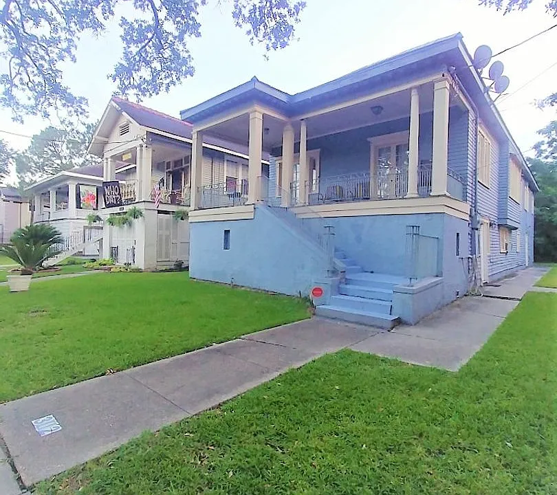 3112 Napoleon Ave