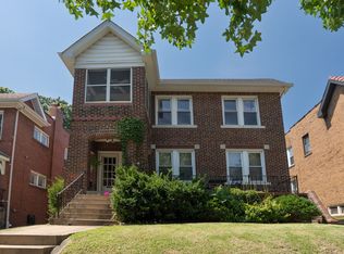 1115 Edward Ter, Saint Louis, MO 63117