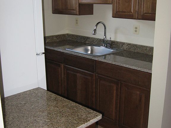 4th image of 1530 N Longfellow St #15191