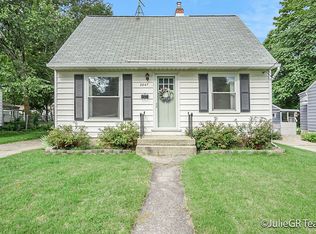 3247 Birchwood Ave SW, Wyoming, MI