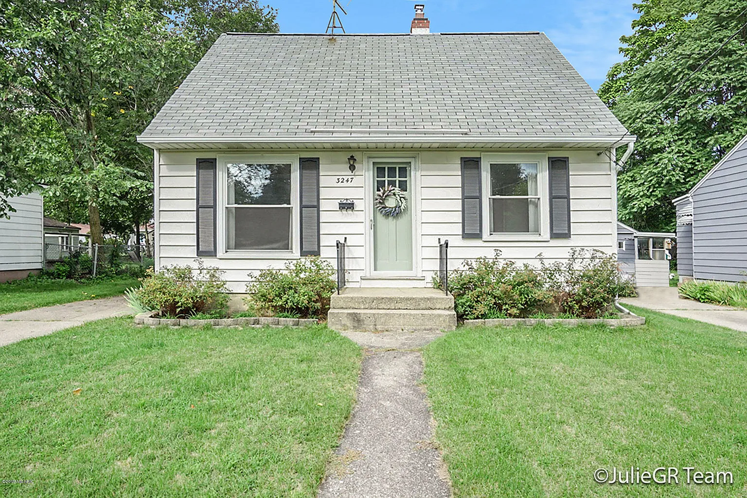 3247 Birchwood Ave SW photo 1