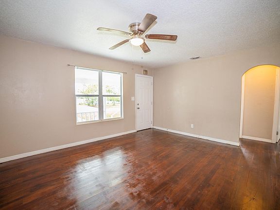 4th image of 120 Roosevelt St