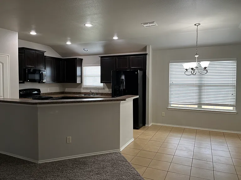 3003 Lake Side Dr — Photo 3