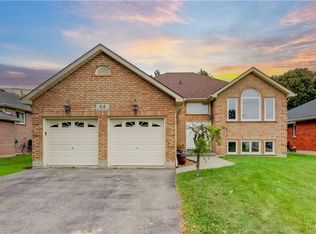 64 Blackfriar Ln, Brantford, ON N3R 7L3