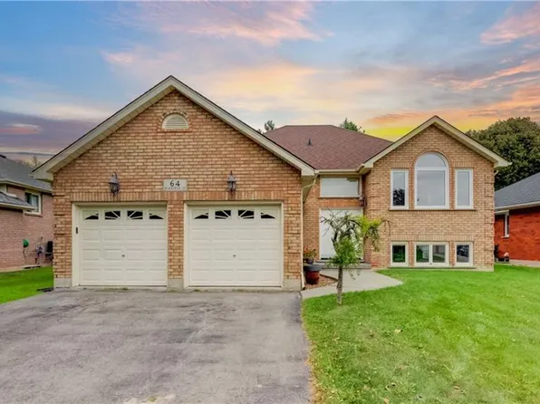 64 Blackfriar Ln, Brantford, ON N3R 7L3