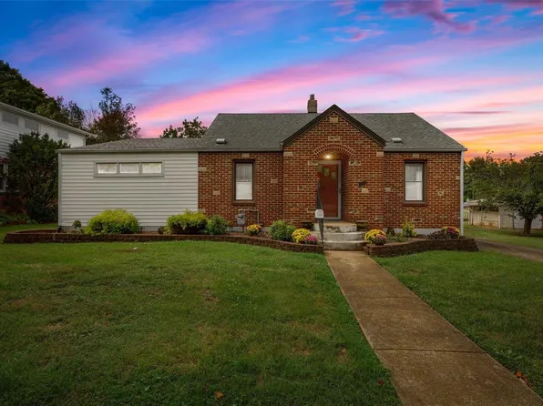 111 S Carleton St, Farmington, MO 63640