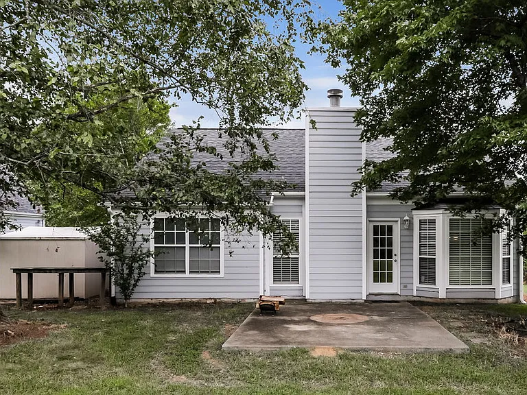 9922 Patrick Springs Ct — Photo 15
