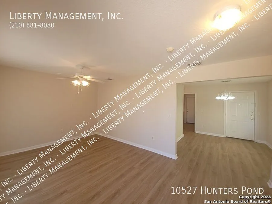Lovely 4-bedroom in South San Antonio near Palo Alto College — Photo 3