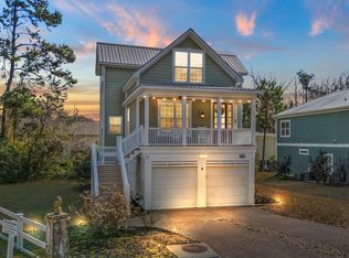 8 Sandlapper Way, Pawleys Island, SC 29585