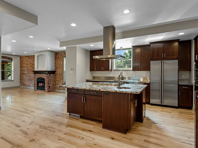 1275 S Clayton St — Photo 11