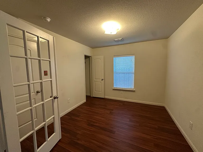 1818 Clegg St — Photo 23