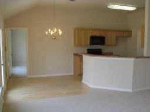 2nd image of 206 Whitfield St