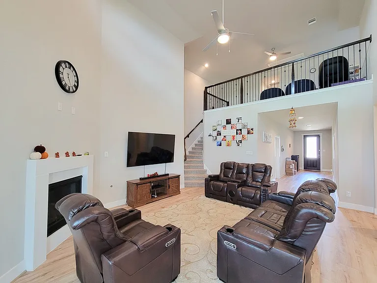 3534 Matterhorn Dr — Photo 24