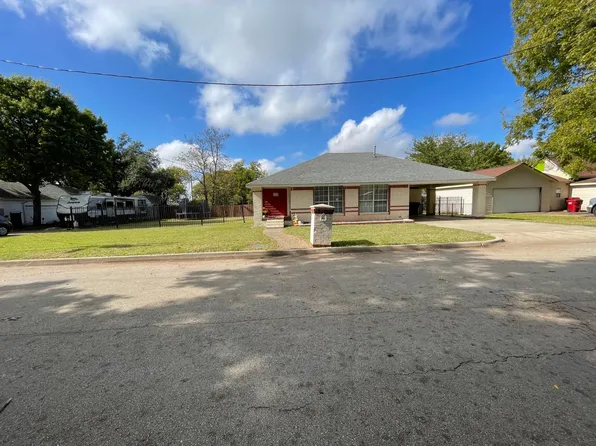 121 N Hamilton St, Farmersville, TX 75442