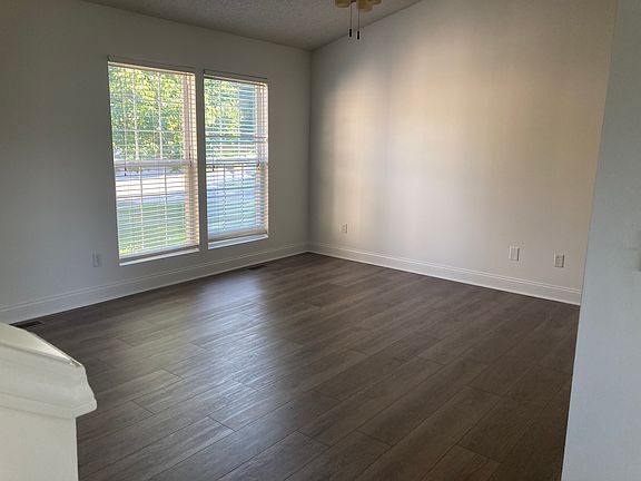 Living Room 11ft x 13ft