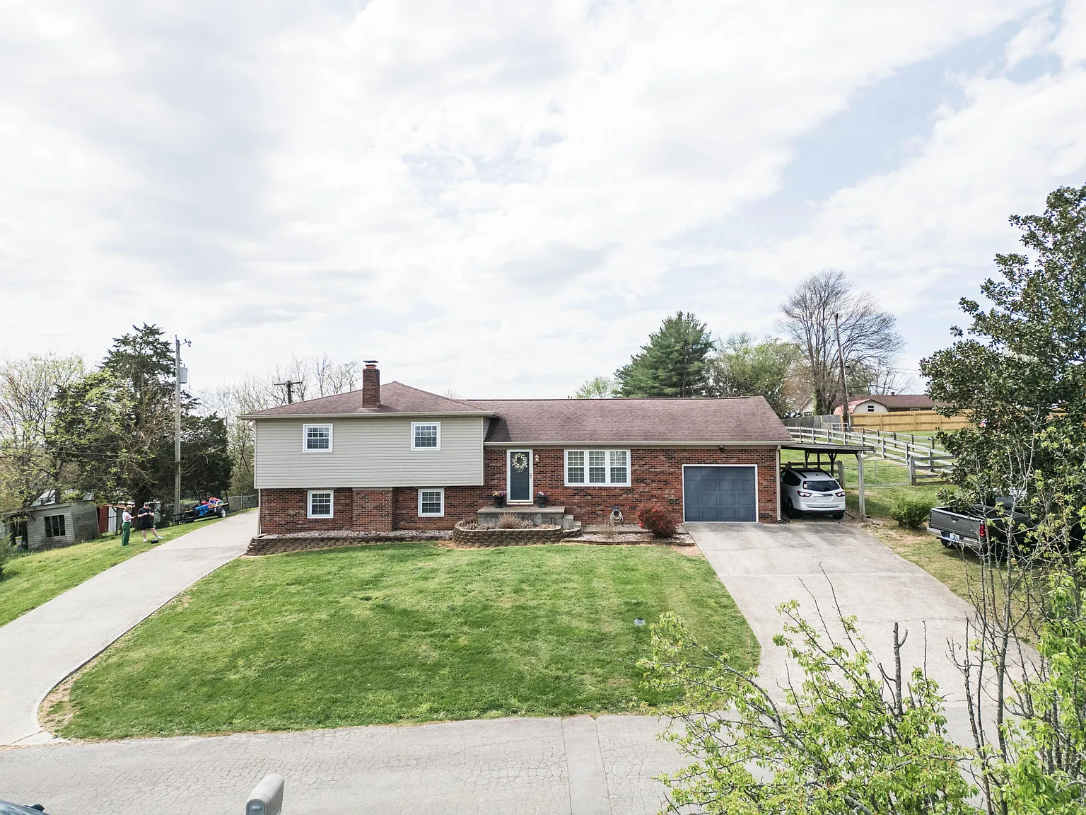 109 Rolling Hills Dr photo 1