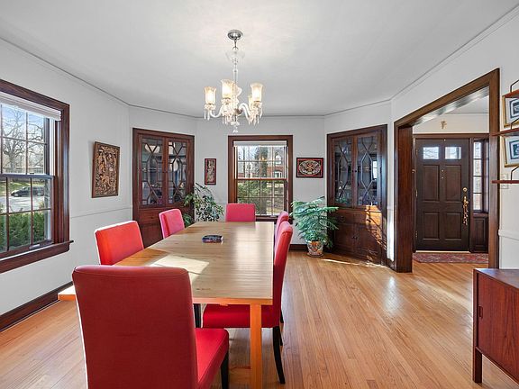 5th image of 430 Forest Hill Dr