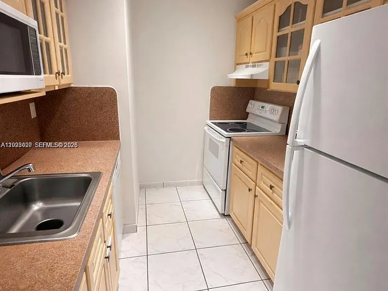 16508 NE 26th Ave #303 — Photo 13