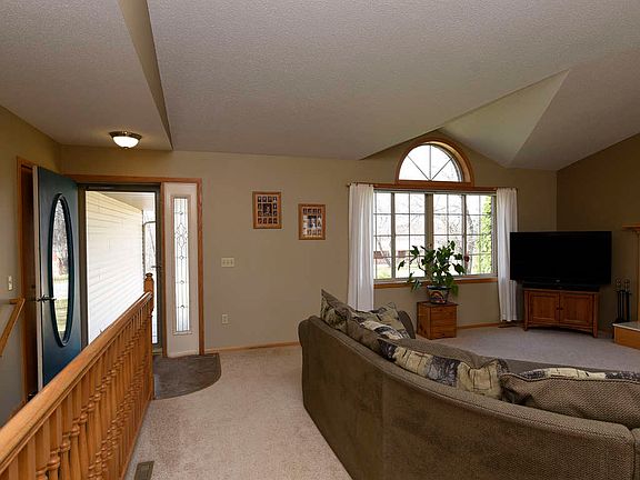 3rd image of 3040 E Rum River Dr S