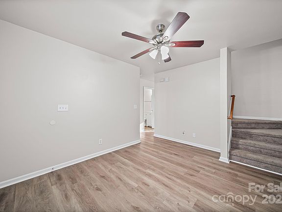 4th image of 554 Havenbrook Way NW