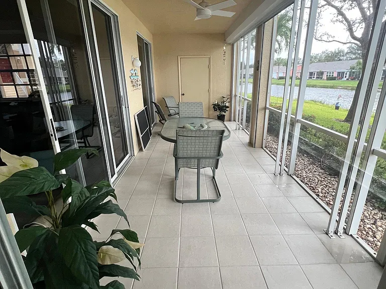 Spacious Lanai
