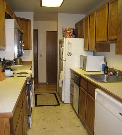 5th image of 12027 15th Ave NE APT 302