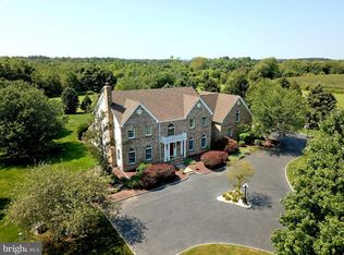 18 Nostrand Rd, Cranbury, NJ 08512