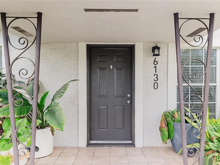 6130 Flagler St — Photo 9