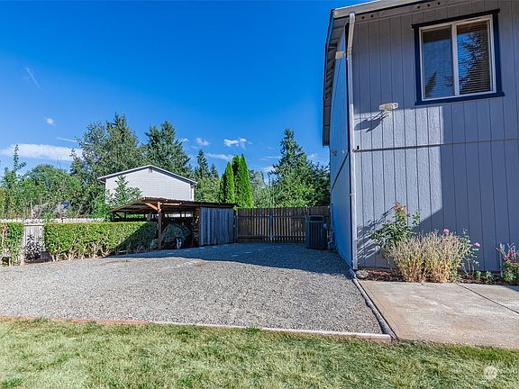 3rd image of 2301 161 Street E