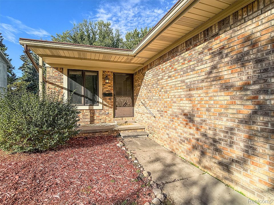 1st image of 914 North Rd