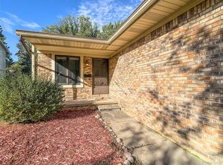 914 North Rd, Fenton, MI 48430