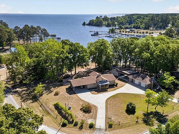 5th image of 138 Lake Marion Ln