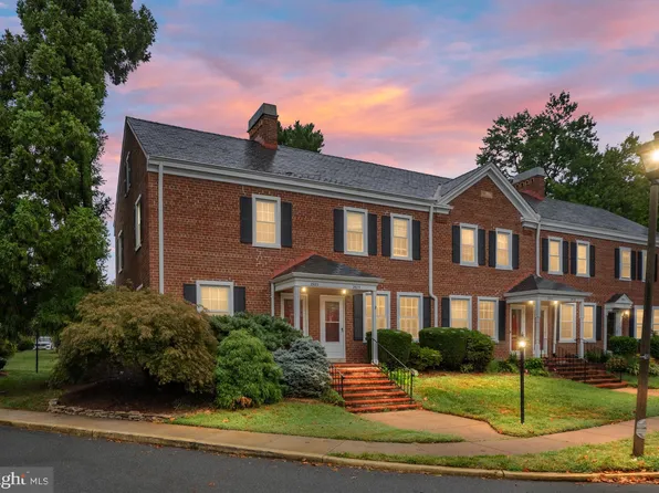 2925 S Buchanan St Unit 2925, Arlington, VA 22206