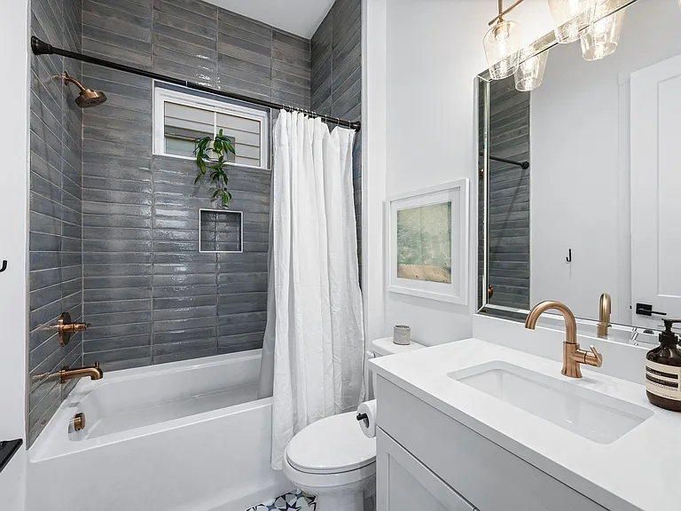 939 Spain Ave — Photo 10