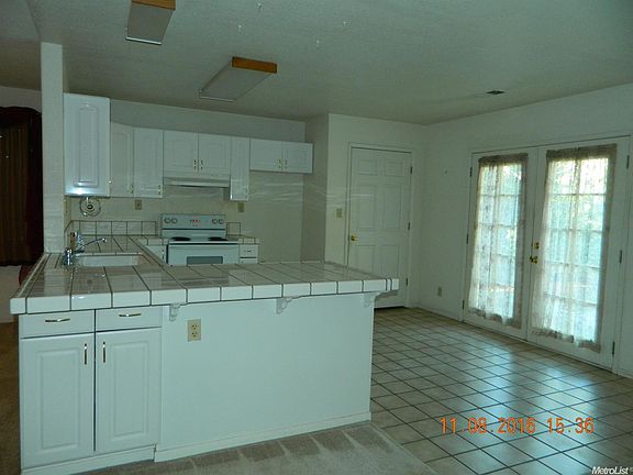 5th image of 19790 N Oak St