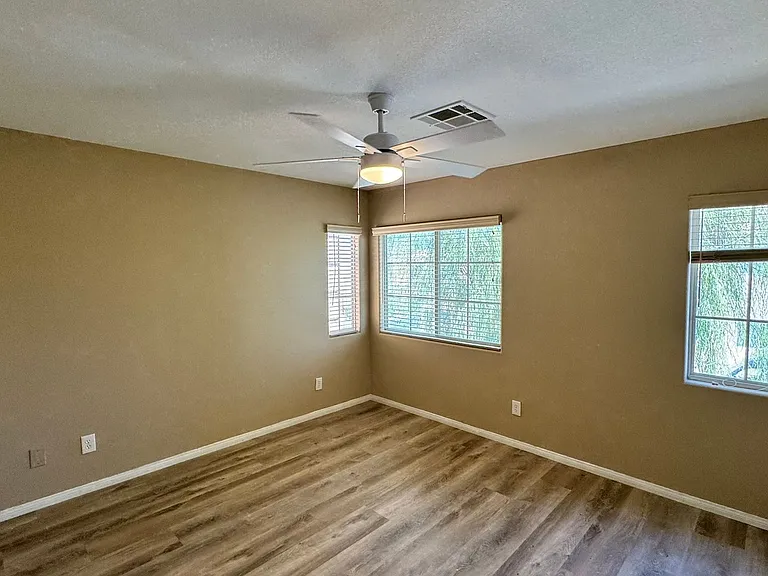 917 Blushing Rose Pl — Photo 14