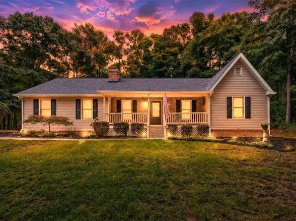 275 Pine Tree Ln, McDonough, GA 30252