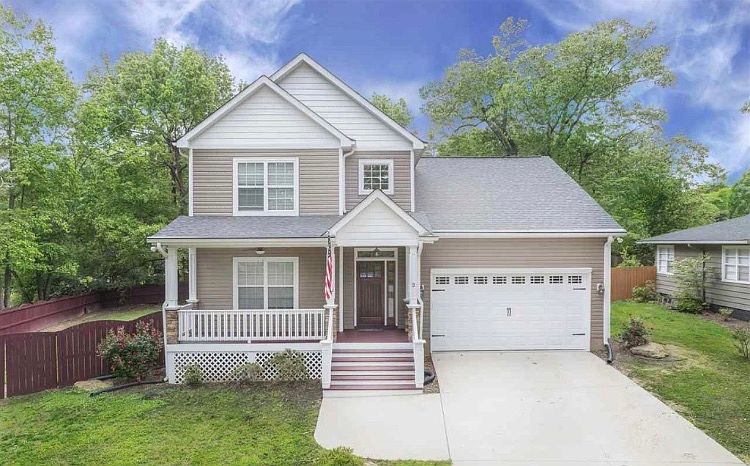 1st image of 2 Greenwood Ave