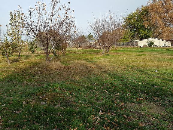 3rd image of 600 Basin Dr