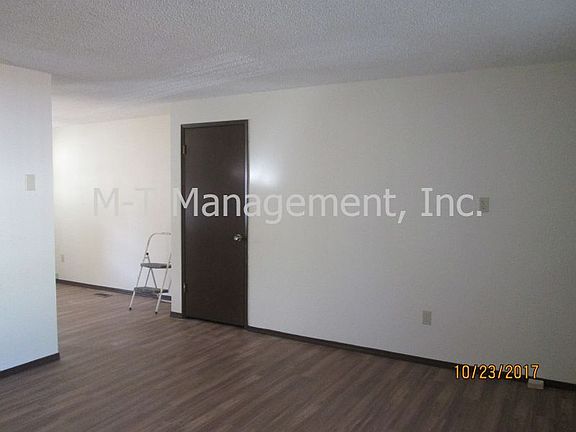 5th image of 805 W Walton Ave
