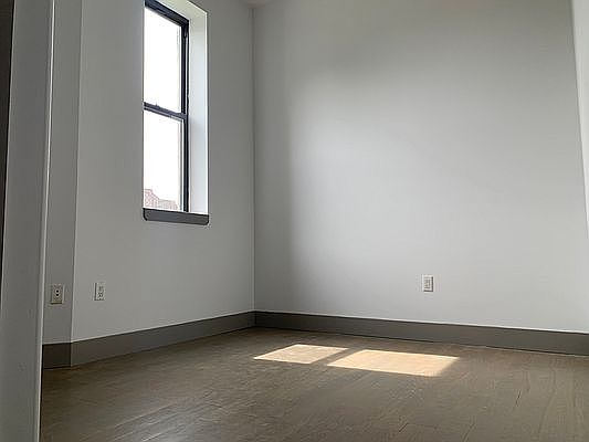 3rd image of 200 Columbia St APT 2A
